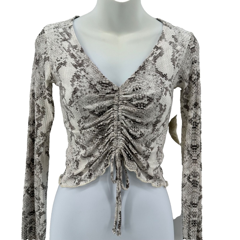 Altar'd State Women's Size XS Snake Skin Print Cropped V-Neck NWT